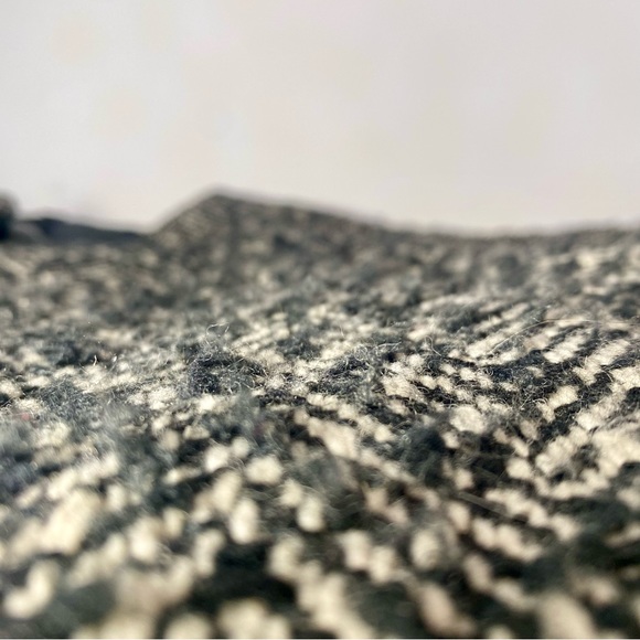 Anne Klein Elegant Black & White Tweed 3/4 sleeve Cropped Swing Lined Jacket, 10 - Picture 8 of 16